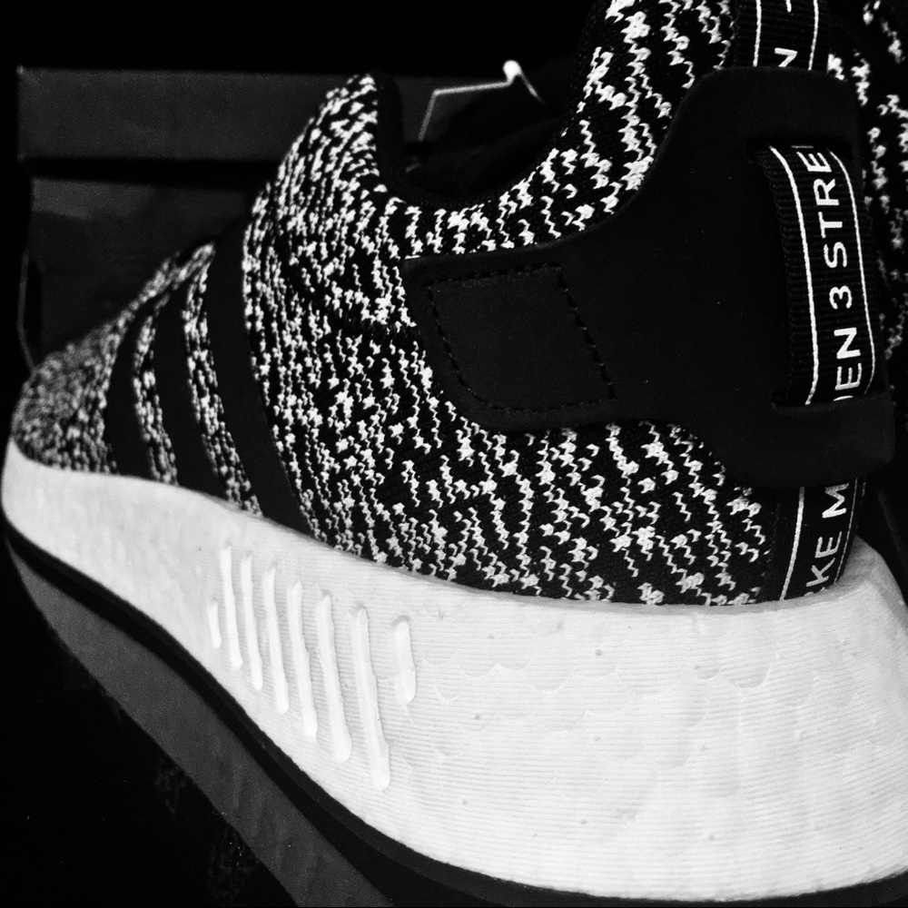 Adidas NMD R2 Oreo B22631 NEW in Box Men’s Size 13